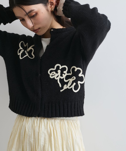 VIS(ビス)の「【WEB限定】刺繍フラワーカーディガン(カーディガン/ボレロ・レディース・グレー/キナリ/ブラック・FREE)」の5枚目の写真