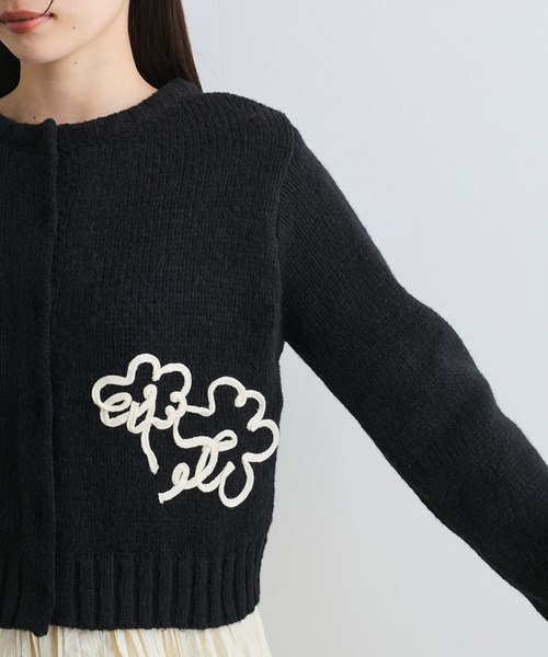VIS(ビス)の「【WEB限定】刺繍フラワーカーディガン(カーディガン/ボレロ・レディース・グレー/キナリ/ブラック・FREE)」の22枚目の写真