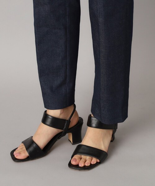 DRESSTERIOR（ドレステリア）の「【美脚シルエット】ストレッチデニムテーパードパンツ（デニムパンツ・レディース・ブルー系その他・34/36/38/40）」の14枚目の写真