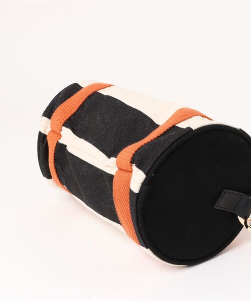 LES TOILES DU SOLEIL(レトワールデュソレイユ)の「tambour bag(タンブール バッグ)(ショルダーバッグ・レディース・レッド/アイボリー/ブラック・フリー)」の4枚目の写真
