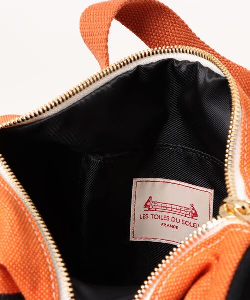 LES TOILES DU SOLEIL(レトワールデュソレイユ)の「tambour bag(タンブール バッグ)(ショルダーバッグ・レディース・レッド/アイボリー/ブラック・フリー)」の5枚目の写真