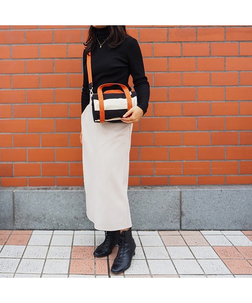 LES TOILES DU SOLEIL(レトワールデュソレイユ)の「tambour bag(タンブール バッグ)(ショルダーバッグ・レディース・レッド/アイボリー/ブラック・フリー)」の10枚目の写真