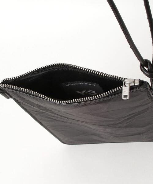 Y-3（ワイスリー）の「Y-3 CROSS BODY（ボディバッグ/ウエストポーチ・メンズ・ブラック・ONE SIZE）」の6枚目の写真