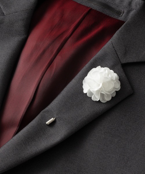 Quit Running（クイトランニング）の「ラペルピン ブートニエール 花 専用BOX付（ネクタイピン・メンズ・ミント/ボルドー/アイボリー/バイオレット/ライトピンク/ブルーグリーン/プラム/ブラウン/ホワイト/ブラック/ブルー/グリーン・FREE）」の2枚目の写真