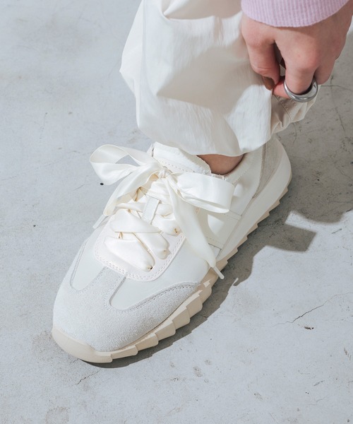 公式】【SALE／29%OFF】イーボル EVOL 軽量パールフリルスニーカー