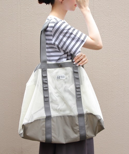 MARMOT(マーモット)の「Marmot/マーモット マーモットマウンテンワークス メッシュ マッシブトート MMW Mesh Massive Tote(トートバッグ・メンズ・ブラック/アイボリー/イエロー・FREE)」の2枚目の写真