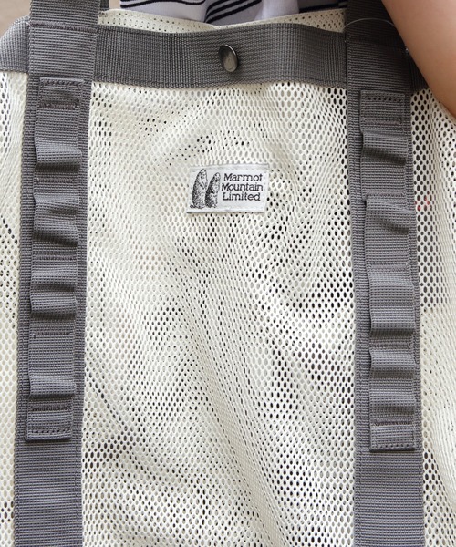 MARMOT(マーモット)の「Marmot/マーモット マーモットマウンテンワークス メッシュ マッシブトート MMW Mesh Massive Tote(トートバッグ・メンズ・ブラック/アイボリー/イエロー・FREE)」の9枚目の写真