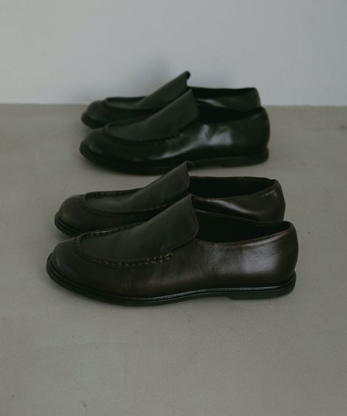 ETRE TOKYO（エトレトウキョウ）の「オイルドレザーフラットローファー（ローファー・レディース・ブラック/ブラウン・36/37/38）」の3枚目の写真