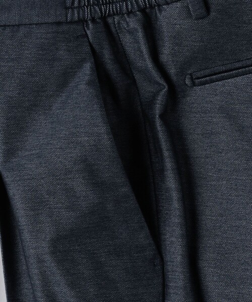 UNITED ARROWS(ユナイテッドアローズ)の「デニムジャージ サイドシャーリング 1プリーツ パンツ(スラックス・メンズ・ネイビー・46/48/50/52/54/42)」の9枚目の写真