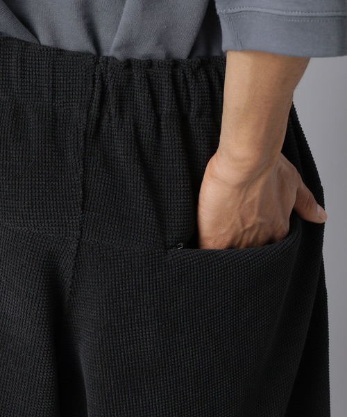 NUMERALS（ヌメラルズ）の「【NUMERALS】ワッフルイージーショーツ（その他パンツ・メンズ・ブラウン/ブラック/カーキ・MEDIUM/LARGE）」の21枚目の写真