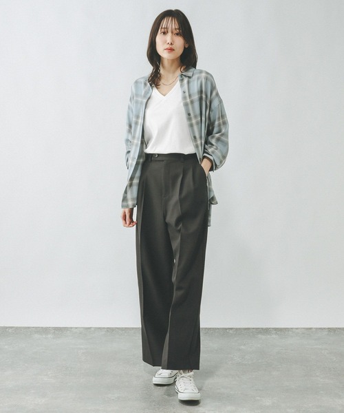 GLOBAL WORK（グローバルワーク）の「Fffit エフィット/やわらかストレッチVネックT/291138（Tシャツ/カットソー・レディース・オフホワイト/ブラック/ベージュ/ネイビー・SMALL/LARGE/MEDIUM/X-SMALL）」の5枚目の写真