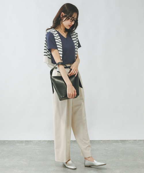 GLOBAL WORK（グローバルワーク）の「Fffit エフィット/やわらかストレッチVネックT/291138（Tシャツ/カットソー・レディース・オフホワイト/ブラック/ベージュ/ネイビー・SMALL/LARGE/MEDIUM/X-SMALL）」の19枚目の写真