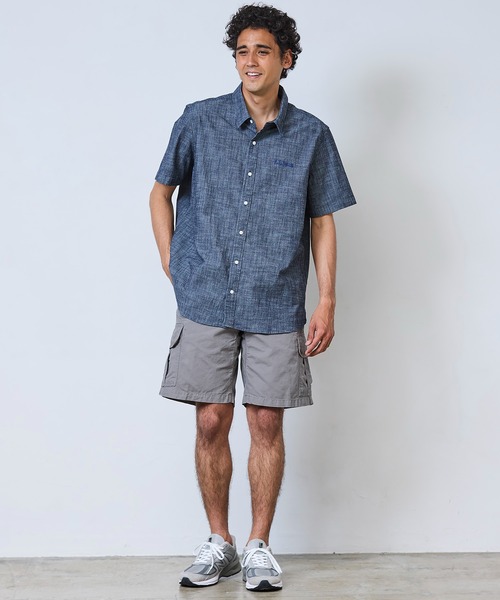 L.L.Bean(エルエルビーン)の「コンフォート・ストレッチ・シャンブレー・シャツ、半袖 ジャパン・フィット(シャツ/ブラウス・メンズ・ホワイト/ダークインディゴブルー/インディゴブルー・X-LARGE/LARGE/MEDIUM)」の10枚目の写真