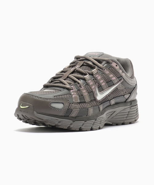 NIKE(ナイキ)の「【NIKE/ ナイキ】P-6000 / CD6404(スニーカー・レディース・グレー・25cm/24cm)」の2枚目の写真