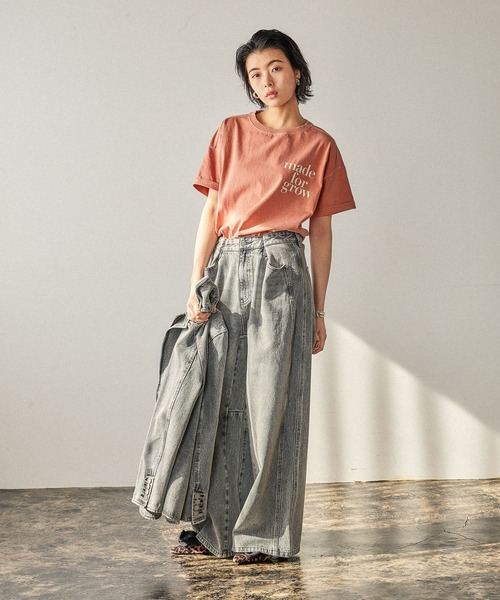 BAYFLOW（ベイフロー）の「[ヴィンテージ感漂う風合い]ピグメントロゴショートスリーブT（Tシャツ/カットソー・レディース・オフホワイト/テラコッタ/チャコール/セージグリーン/ブラウン/ダークグレー/グレー系その他/ホワイト/ベージュ/ブルー・MEDIUM/SMALL）」の18枚目の写真