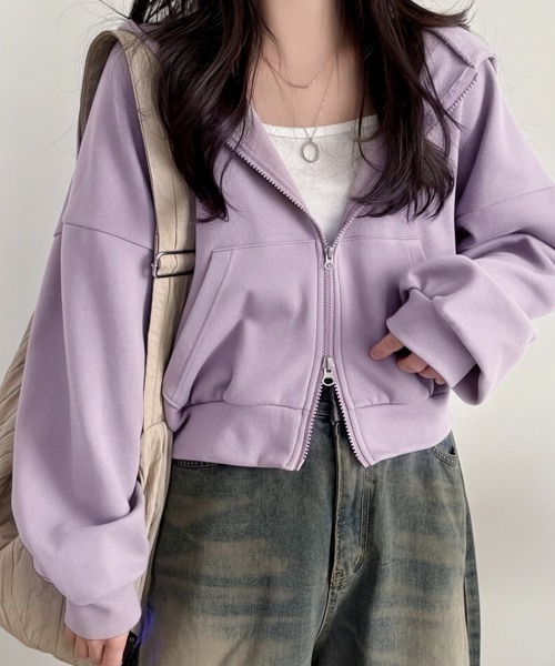 VIVID LADY（ビビッドレディー）の「着回し力バツグン！ゆるっとラフな万能ショートジップパーカー　ショート丈 ダブルジップパーカー 前面ポケット付き フルジップ  羽織 UV対策 冷房対策（パーカー・レディース・グレー/ダークブラウン/ブラック/ワイン/オートミール/グリーン/ネイビー/チャコールグレー/グレイッシュベージュ/カーキ/イエロー/パープル/ベビーピンク・FREE）」の10枚目の写真