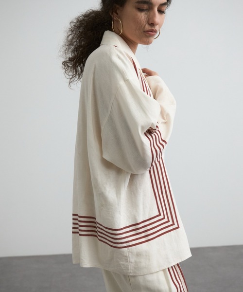 CREDONA（クレドナ）の「LANE SHIRTS/レーンシャツ（シャツ/ブラウス・レディース・オフホワイト・FREE）」の6枚目の写真