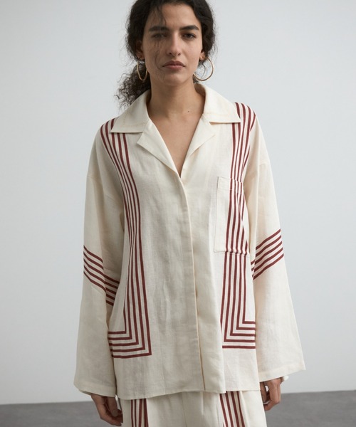 CREDONA（クレドナ）の「LANE SHIRTS/レーンシャツ（シャツ/ブラウス・レディース・オフホワイト・FREE）」の3枚目の写真