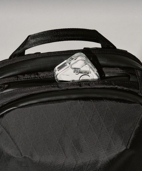 Aer（エアー）の「Aer エアー DAY PACK 3 X-PAC バックパック B4 16インチPC対応（バックパック/リュック・メンズ・ブラック・FREE）」の6枚目の写真