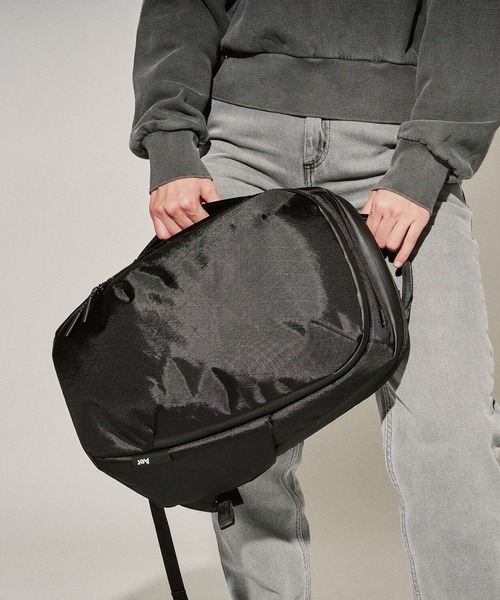 Aer（エアー）の「Aer エアー DAY PACK 3 X-PAC バックパック B4 16インチPC対応（バックパック/リュック・メンズ・ブラック・FREE）」の3枚目の写真