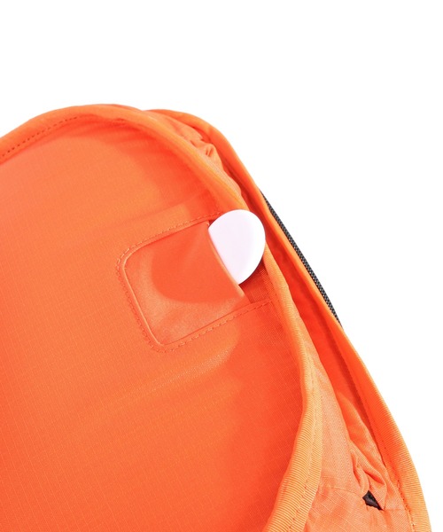 Aer（エアー）の「Aer エアー DAY PACK 3 X-PAC バックパック B4 16インチPC対応（バックパック/リュック・メンズ・ブラック・FREE）」の9枚目の写真