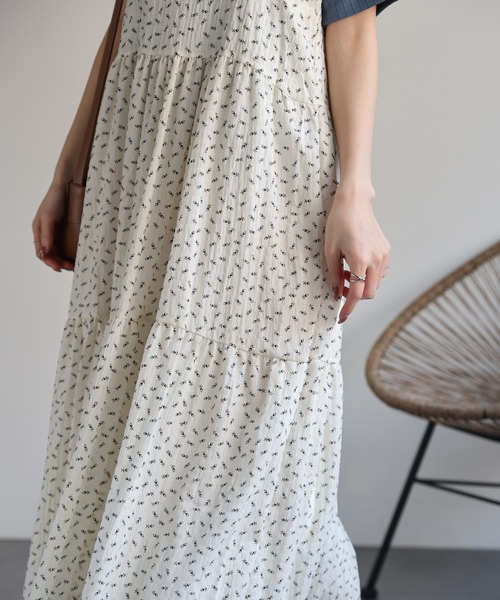 sakishimatokyo（サキシマトーキョー）の「【多色展開】フラワープリント キャミワンピース/ティアードワンピ（ワンピース・レディース・ネイビー/ベージュ/レッド/ピンク/ホワイト/ブラック・FREE）」の12枚目の写真