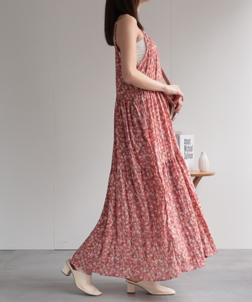 sakishimatokyo（サキシマトーキョー）の「【多色展開】フラワープリント キャミワンピース/ティアードワンピ（ワンピース・レディース・ネイビー/ベージュ/レッド/ピンク/ホワイト/ブラック・FREE）」の14枚目の写真