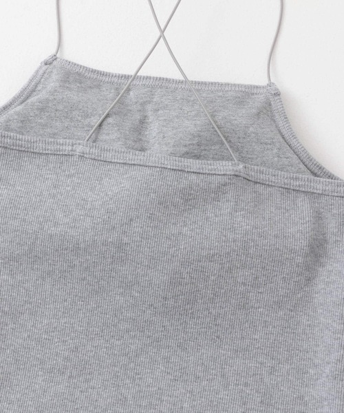 KBF（ケイビーエフ）の「カップ付きクロップドキャミソール（キャミソール・レディース・オフホワイト/グレー/チャコールグレー・ONE）」の11枚目の写真