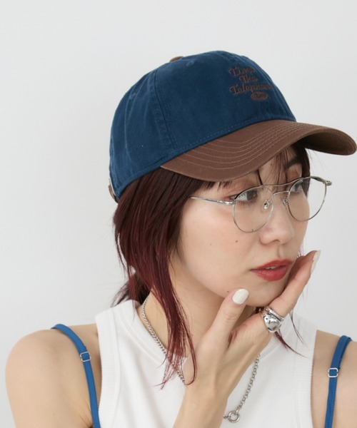 Auntie Rosa Holiday（アンティローザホリデー）の「バイカラーロゴ刺繍キャップ（キャップ・レディース・ネイビー/ブラウン/アイボリー・FREE）」の3枚目の写真