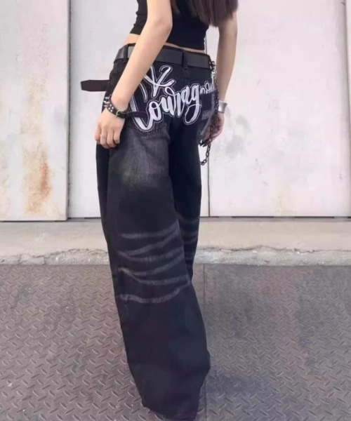 ViViDAY（ビビデー）の「バック刺しゅうロゴ　十字架ポケットデニムかーこパンツ（デニムパンツ・レディース・ブラック・M/L/S）」の3枚目の写真