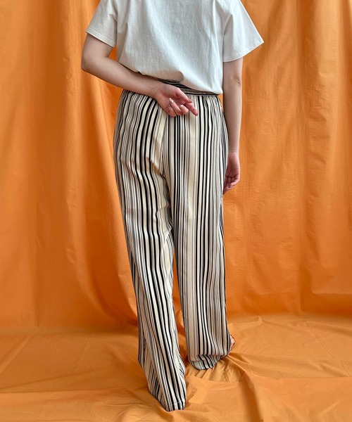 LHELBIE（レルビエ）の「ストライプタックパンツ（その他パンツ・レディース・ブラック/ライトベージュ/レッド・M）」の11枚目の写真