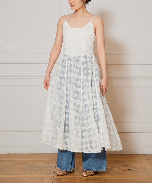 IENA LA BOUCLE(イエナラブークル)の「IENA LA BOUCLE チュールキャミワンピース(ワンピース・レディース・ホワイト・FREE)」の2枚目の写真