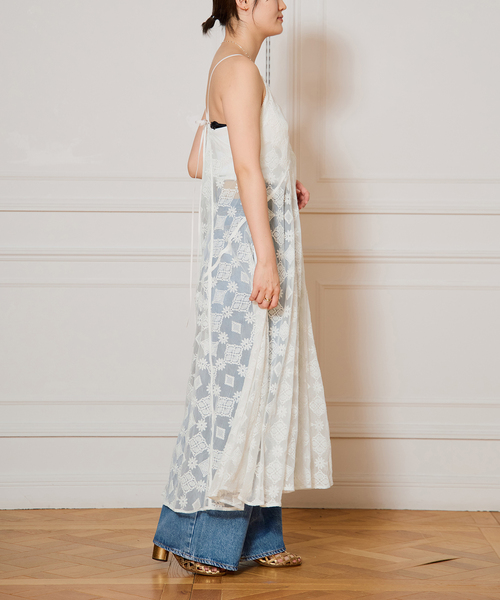 IENA LA BOUCLE(イエナラブークル)の「IENA LA BOUCLE チュールキャミワンピース(ワンピース・レディース・ホワイト・FREE)」の3枚目の写真