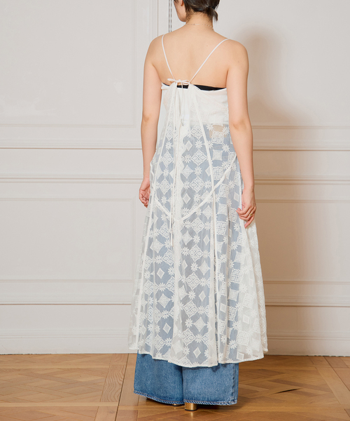 IENA LA BOUCLE(イエナラブークル)の「IENA LA BOUCLE チュールキャミワンピース(ワンピース・レディース・ホワイト・FREE)」の4枚目の写真