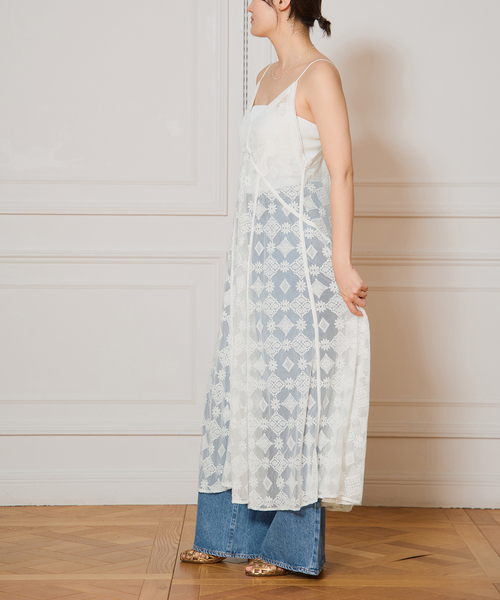 IENA LA BOUCLE(イエナラブークル)の「IENA LA BOUCLE チュールキャミワンピース(ワンピース・レディース・ホワイト・FREE)」の5枚目の写真