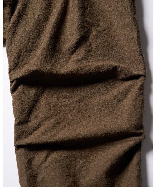 wjk（ダヴルジェイケイ）の「vintage 2-tuck easy trousers（その他パンツ・メンズ・ダークオリーブ/ダークグレー・SMALL/MEDIUM/LARGE/X-LARGE）」の6枚目の写真