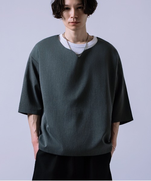 Crownor（クラウノアー）の「キーネック 半袖Tシャツ（Tシャツ/カットソー・メンズ・ホワイト/チャコール/カーキ・MEDIUM/LARGE）」の3枚目の写真