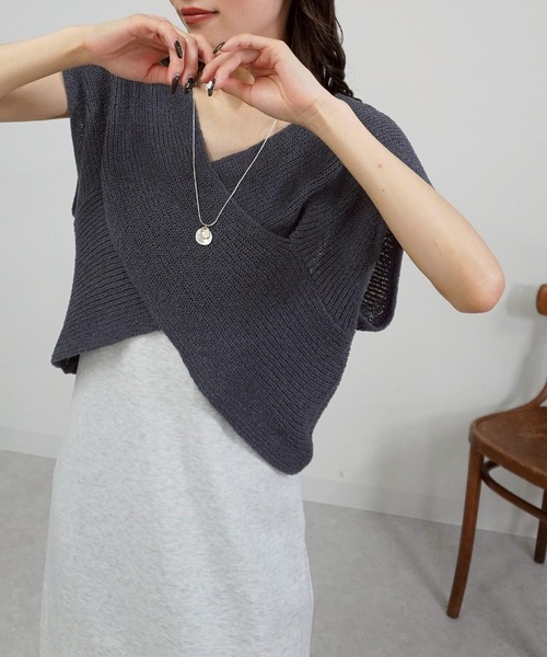 gossara(ゴサラ)の「2WAY畦編みクロスベスト(ベスト・レディース・アイボリー/グレイッシュベージュ/チャコール・FREE)」の2枚目の写真