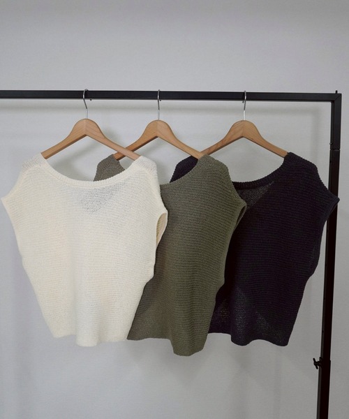 gossara(ゴサラ)の「2WAY畦編みクロスベスト(ベスト・レディース・アイボリー/グレイッシュベージュ/チャコール・FREE)」の15枚目の写真
