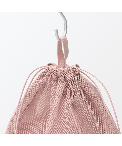 無印良品(ムジルシリョウヒン)の「ポリエステルメッシュ巾着 ダブルタイプ M 約27×30×12cm(トラベルグッズ・レディース・ブラック/カーキ/ピンク・M)」の17枚目の写真