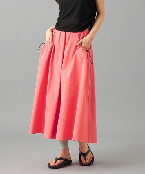 Chacott（チャコット）の「タフタAラインスカート（スカート・レディース・レッド/ブラック・M）」の2枚目の写真