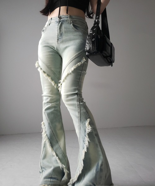 me+em select(ミームセレクト)の「【 2color / 4size 】フリンジデザインヴィンテージライクストレッチフレアデニム / fringe design vintage-like stretch flare denim(デニムパンツ・レディース・ブラック/ブルー・SMALL/MEDIUM/LARGE/X-LARGE)」の9枚目の写真