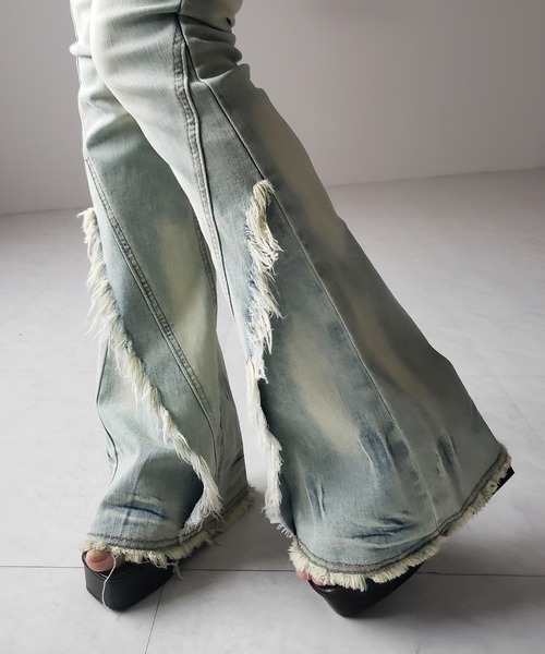 me+em select(ミームセレクト)の「【 2color / 4size 】フリンジデザインヴィンテージライクストレッチフレアデニム / fringe design vintage-like stretch flare denim(デニムパンツ・レディース・ブラック/ブルー・SMALL/MEDIUM/LARGE/X-LARGE)」の6枚目の写真