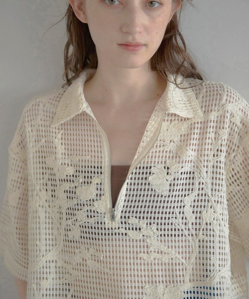 MINERTE(ミネルテ)の「【MINERTE】flower embroidery half zip mesh shirt / フラワー刺繍ハーフジップメッシュシャツ(シャツ/ブラウス・レディース・ブラック/アイボリー・FREE)」の21枚目の写真