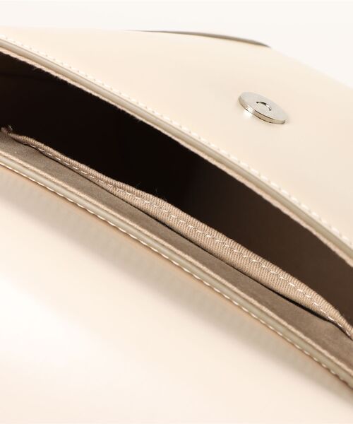 NiiNa(ニーナ)の「【 NiiNa / ニーナ 】【高品質牛革】2wayワンハンドルバケットバッグ(ショルダーバッグ・レディース・ホワイト/ブラウン/ブラック・FREE)」の20枚目の写真