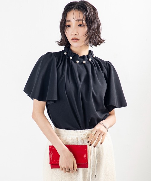 MILLION CARATS（ミリオンカラッツ）の「【接触冷感・UVカット・吸水速乾】大人のきちんと感も叶う、夏の頼れる機能派パールネックジョーゼットトップス（シャツ/ブラウス・レディース・ブラック/ベージュ・FREE）」の20枚目の写真