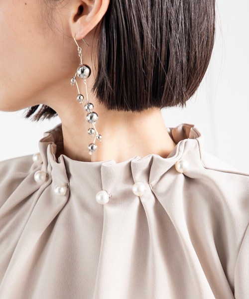 MILLION CARATS（ミリオンカラッツ）の「【接触冷感・UVカット・吸水速乾】大人のきちんと感も叶う、夏の頼れる機能派パールネックジョーゼットトップス（シャツ/ブラウス・レディース・ブラック/ベージュ・FREE）」の13枚目の写真