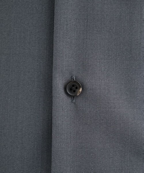 UNITED TOKYO（ユナイテッドトウキョウ）の「SUMMER WOOL オープンカラーシャツ　接触冷感｜防シワ｜防臭性（シャツ/ブラウス・メンズ・オフホワイト/ブラック/ダークグレー/グレイッシュベージュ・1/2）」の7枚目の写真