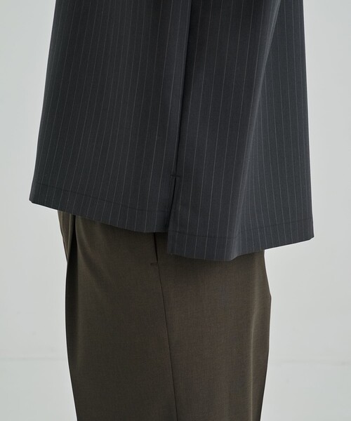 UNITED TOKYO（ユナイテッドトウキョウ）の「SUMMER WOOL オープンカラーシャツ　接触冷感｜防シワ｜防臭性（シャツ/ブラウス・メンズ・オフホワイト/ブラック/ダークグレー/グレイッシュベージュ・1/2）」の12枚目の写真