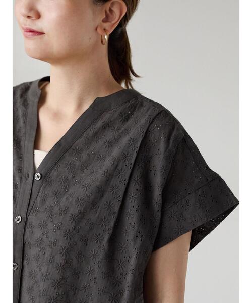 Lugnoncure（ルノンキュール）の「シフリー刺繍前開きブラウス（シャツ/ブラウス・レディース・ラベンダー/オフホワイト/チャコールグレー/ブラック・F）」の3枚目の写真